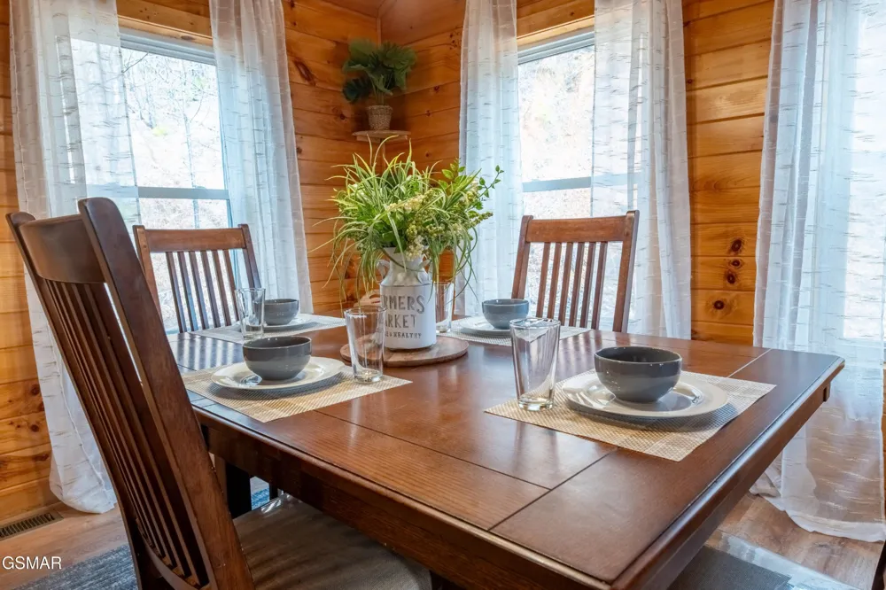 2213 Headrick Lead Sevierville, TN 37862