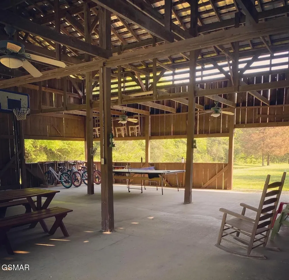 2149 Seaton Springs Road Sevierville, TN 37862
