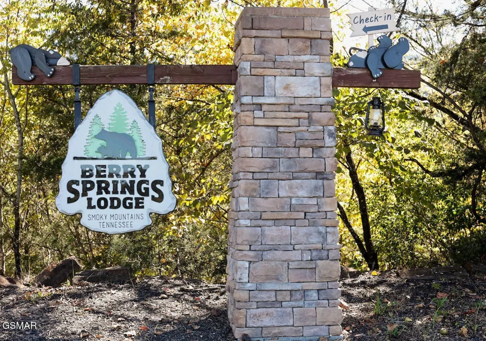 2149 Seaton Springs Road Sevierville, TN 37862