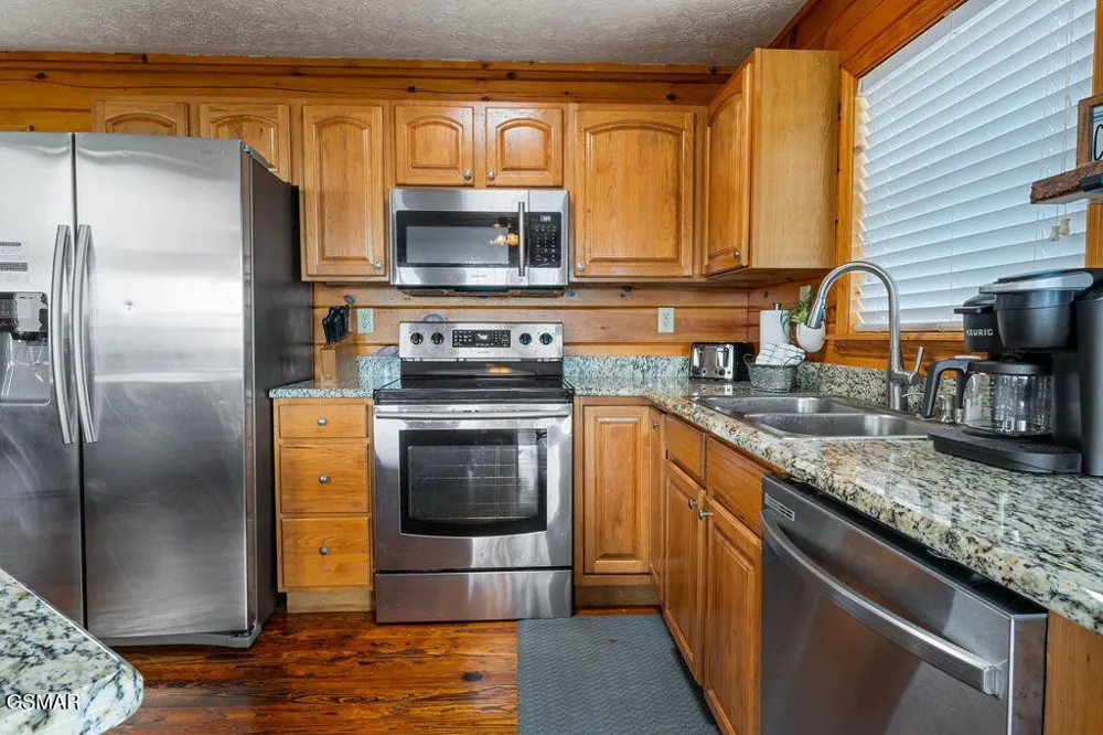 1582 Bears Den Way Sevierville, TN 37862