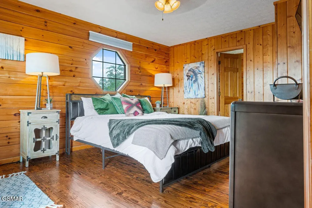 1582 Bears Den Way Sevierville, TN 37862