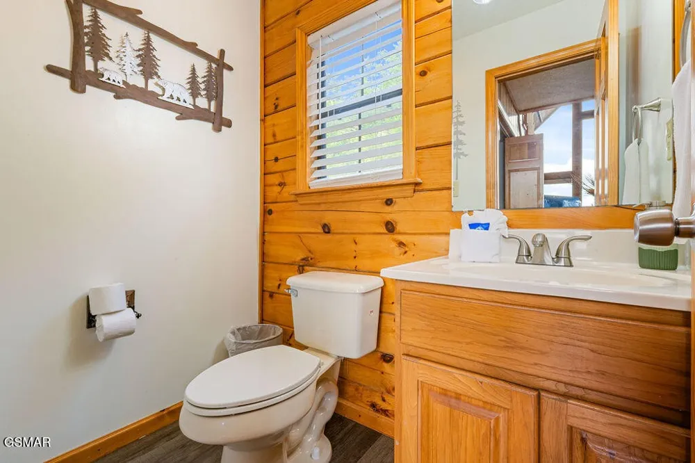1582 Bears Den Way Sevierville, TN 37862