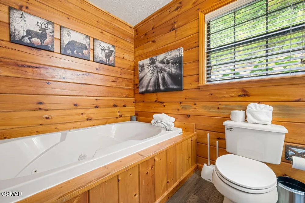 1582 Bears Den Way Sevierville, TN 37862
