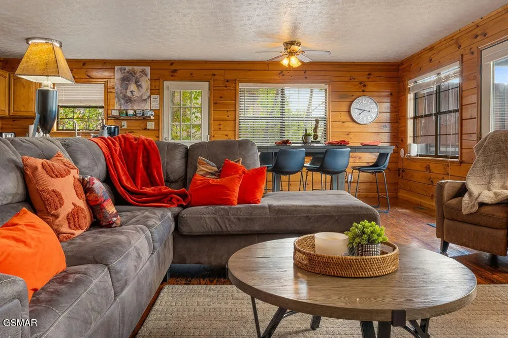 1582 Bears Den Way Sevierville, TN 37862