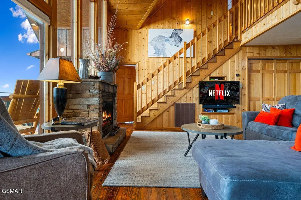 1582 Bears Den Way Sevierville, TN 37862