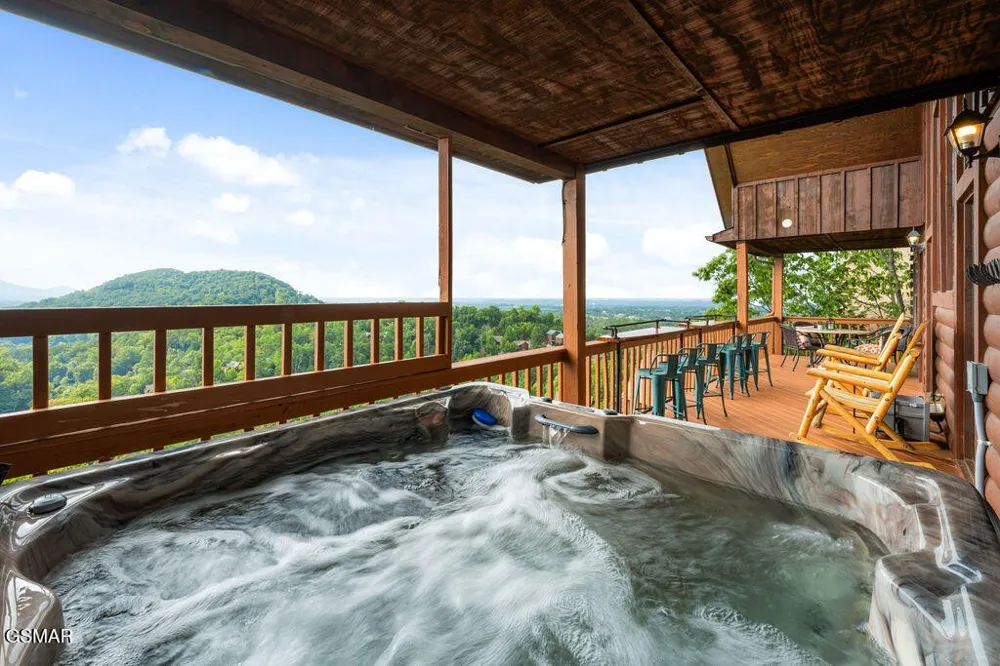 1582 Bears Den Way Sevierville, TN 37862
