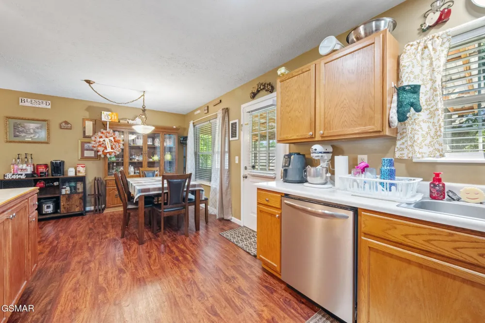 1717 Meadow Ridge Circle Sevierville, TN 37862