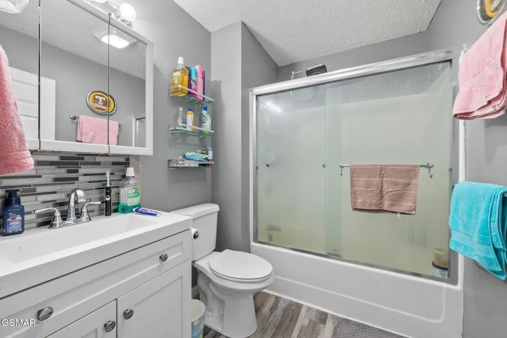 1717 Meadow Ridge Circle Sevierville, TN 37862