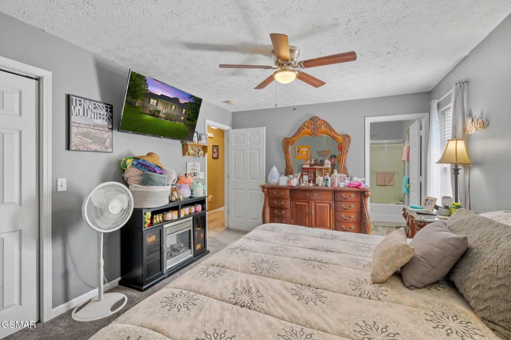 1717 Meadow Ridge Circle Sevierville, TN 37862