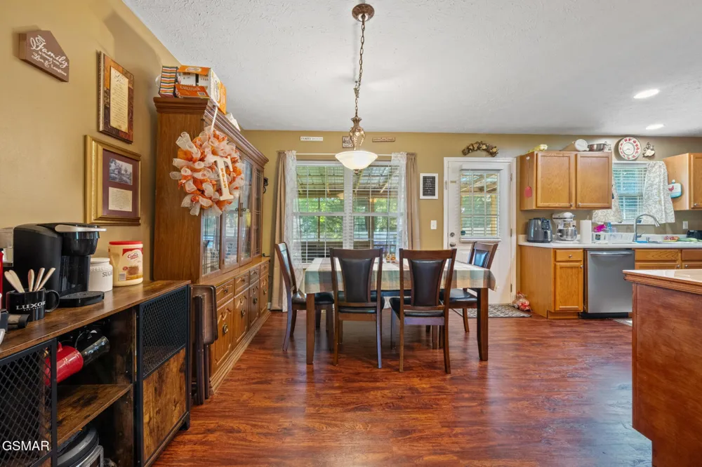 1717 Meadow Ridge Circle Sevierville, TN 37862