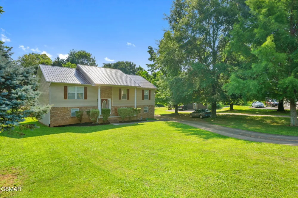 1717 Meadow Ridge Circle Sevierville, TN 37862