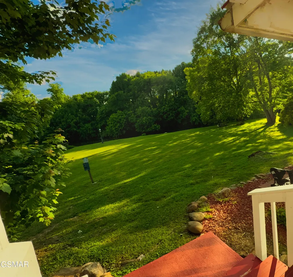 527 Orchard Valley Way Pigeon Forge, TN 37862