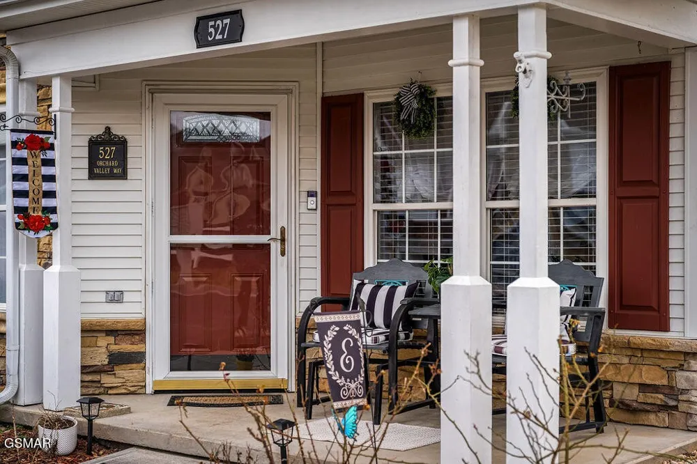 527 Orchard Valley Way Pigeon Forge, TN 37862