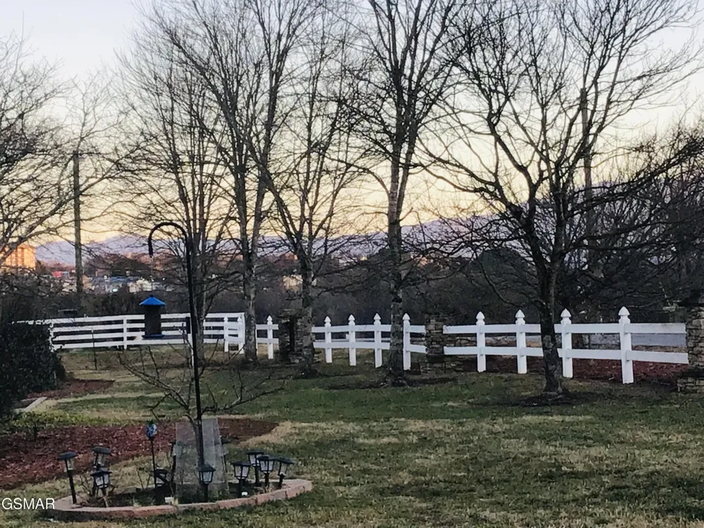 527 Orchard Valley Way Pigeon Forge, TN 37862