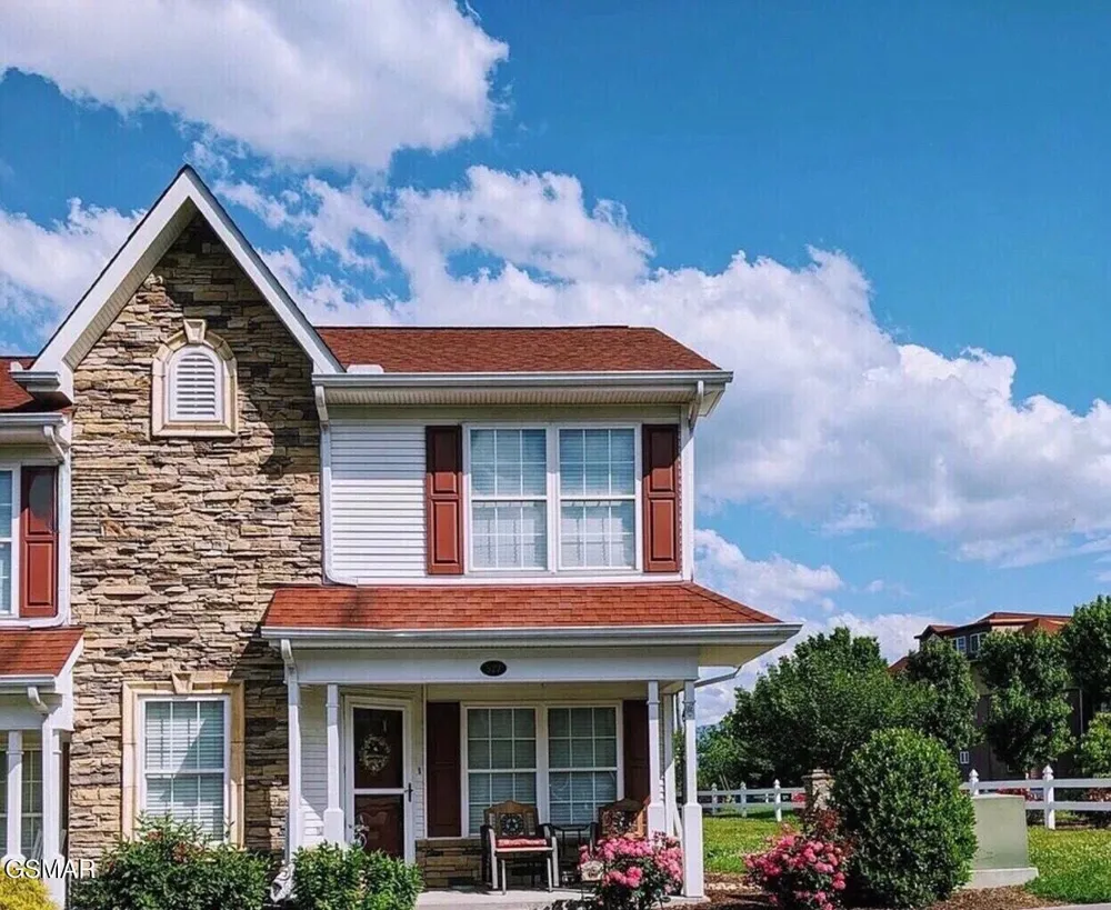 527 Orchard Valley Way Pigeon Forge, TN 37862