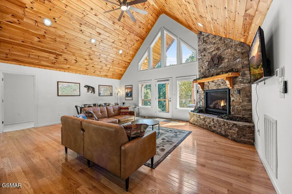 5042 Settlers View Lane Sevierville, TN 37862