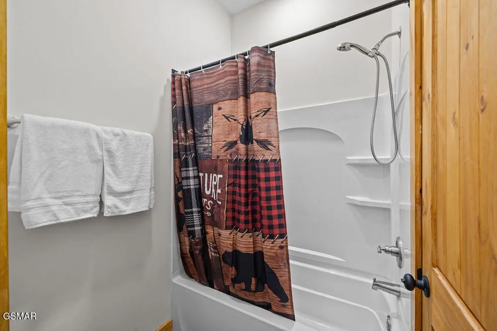 5042 Settlers View Lane Sevierville, TN 37862
