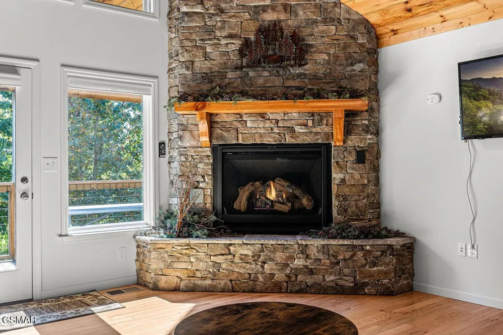 5042 Settlers View Lane Sevierville, TN 37862