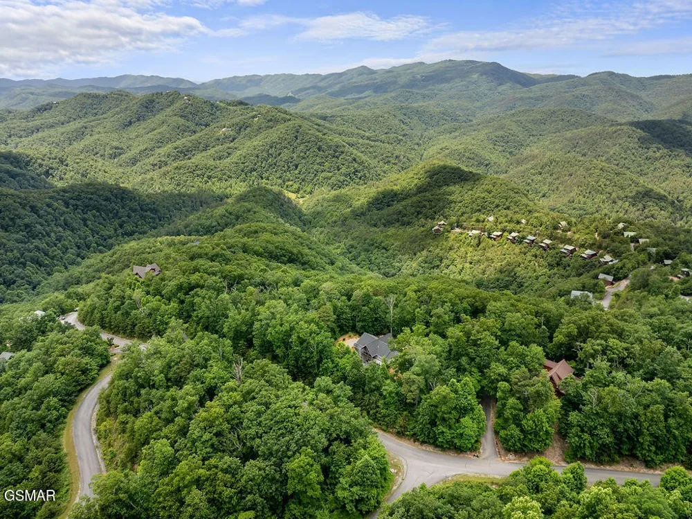 5042 Settlers View Lane Sevierville, TN 37862