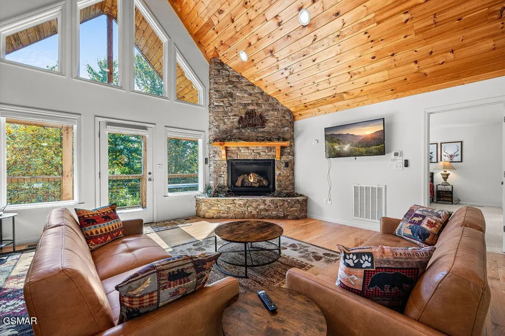 5042 Settlers View Lane Sevierville, TN 37862