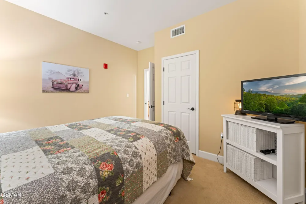 527 River Place Way #516 Sevierville, TN 37862