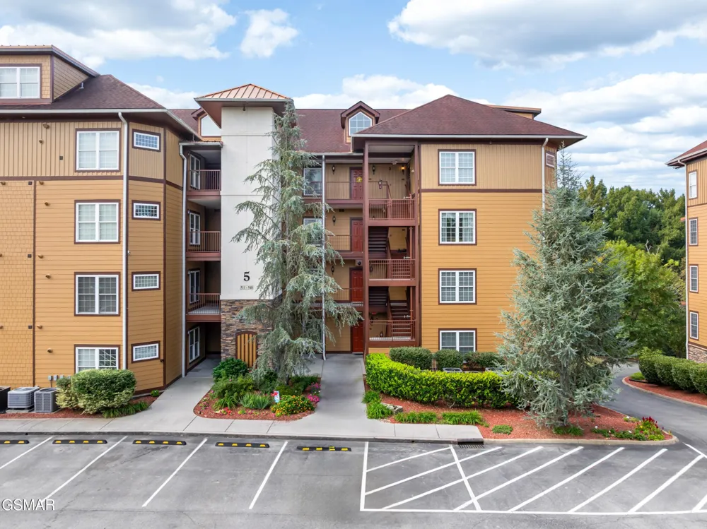 527 River Place Way #516 Sevierville, TN 37862