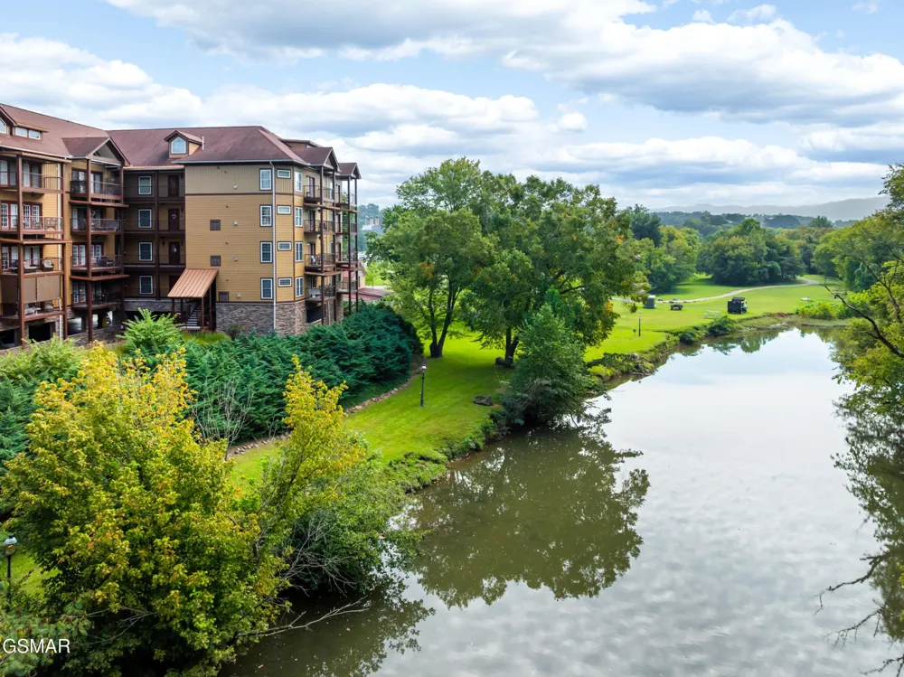 527 River Place Way #516 Sevierville, TN 37862