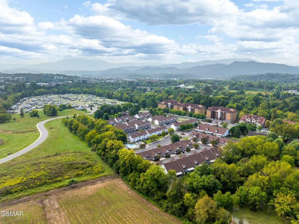 527 River Place Way #516 Sevierville, TN 37862