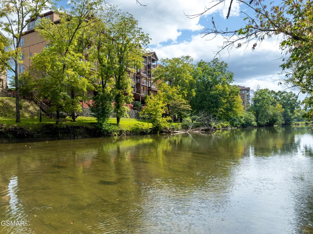 527 River Place Way #516 Sevierville, TN 37862