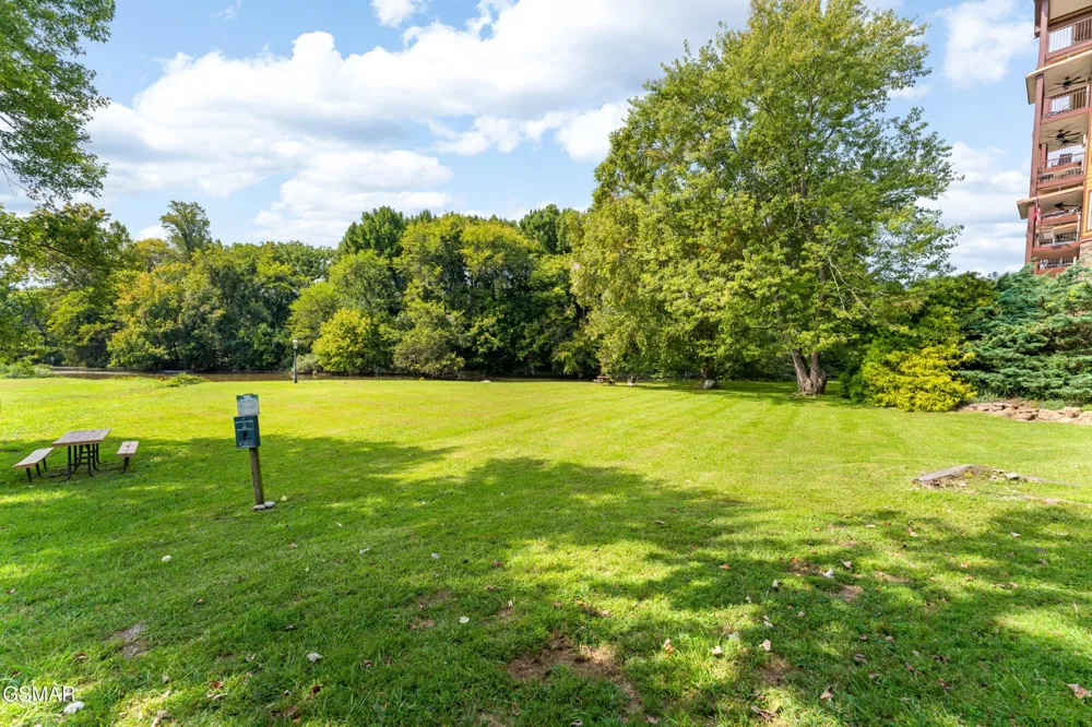 527 River Place Way #516 Sevierville, TN 37862