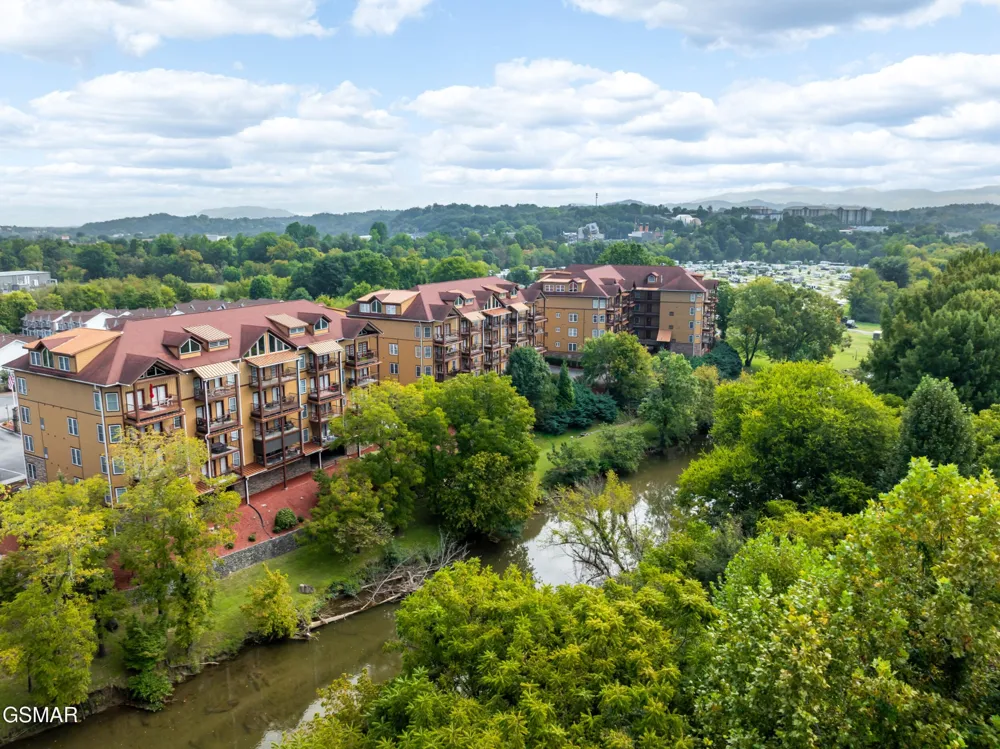 527 River Place Way #516 Sevierville, TN 37862