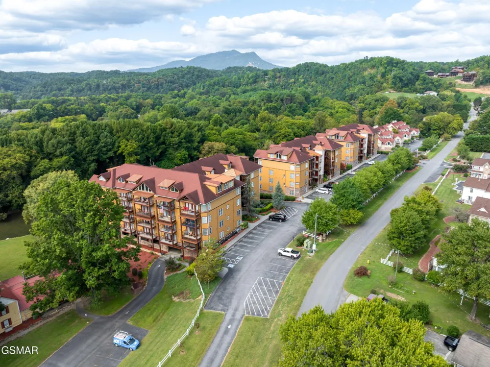 527 River Place Way #516 Sevierville, TN 37862