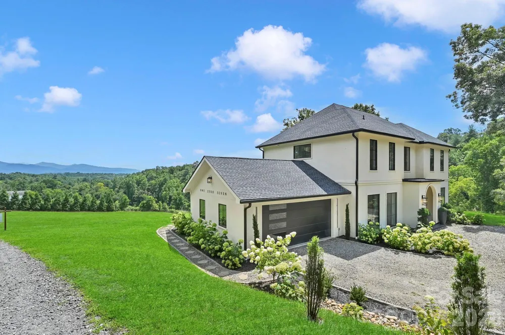 107 Lee Lane Mars Hill, NC 28754