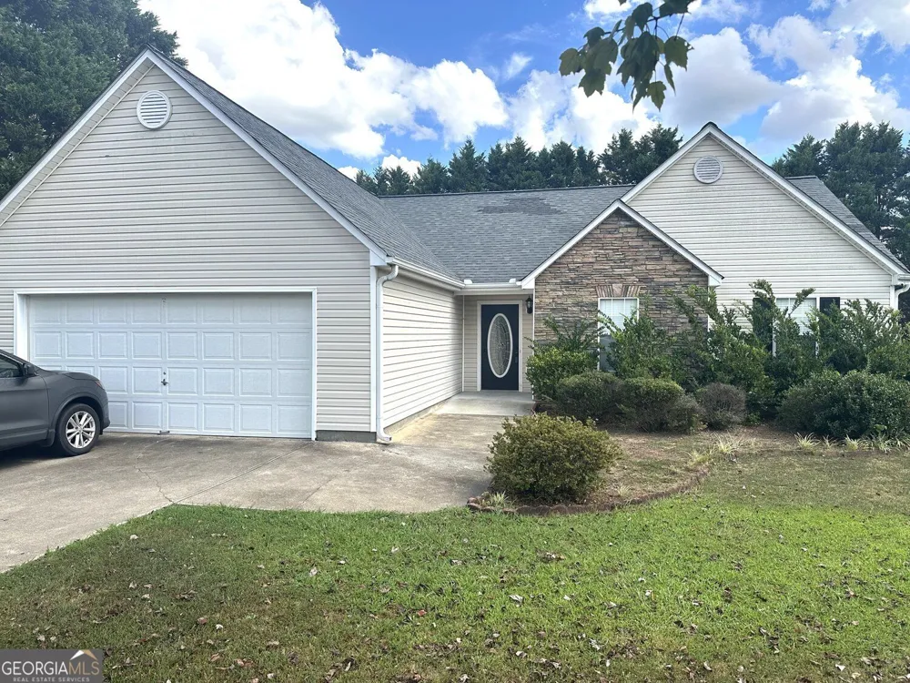 1512 Julianna CIR Loganville, GA 30052