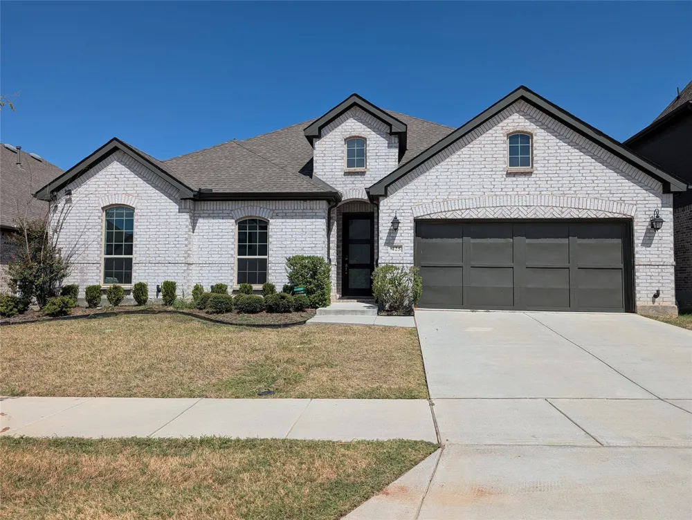 425 Sunnyridge Lane Little Elm, TX 76227