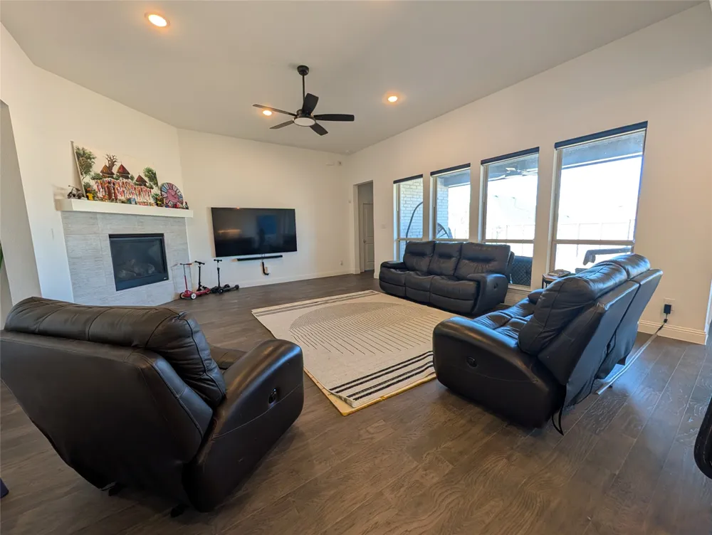 425 Sunnyridge Lane Little Elm, TX 76227