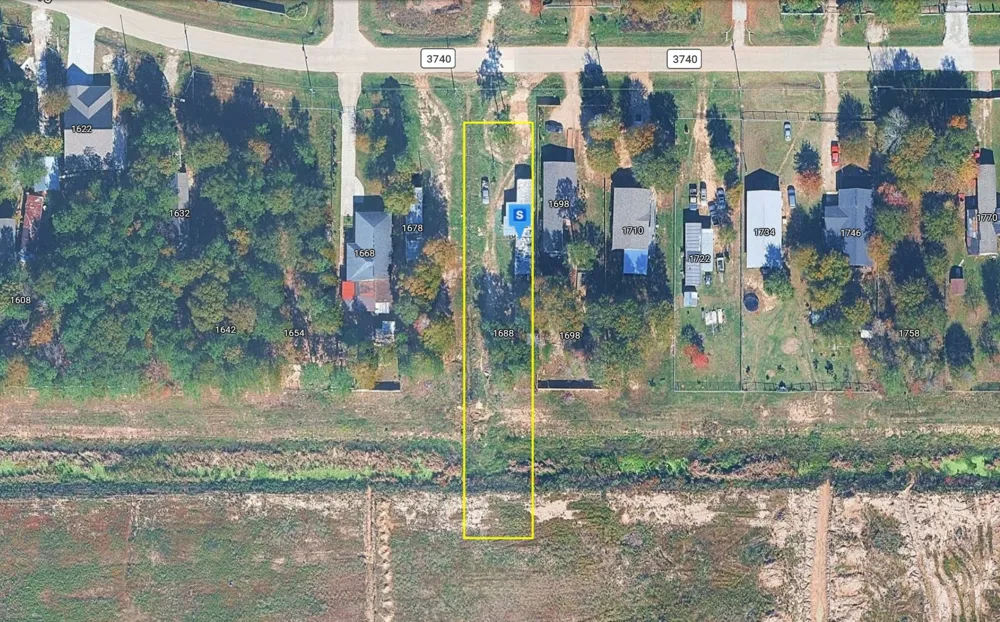 1688 County Road 3405 Cleveland, TX 77327