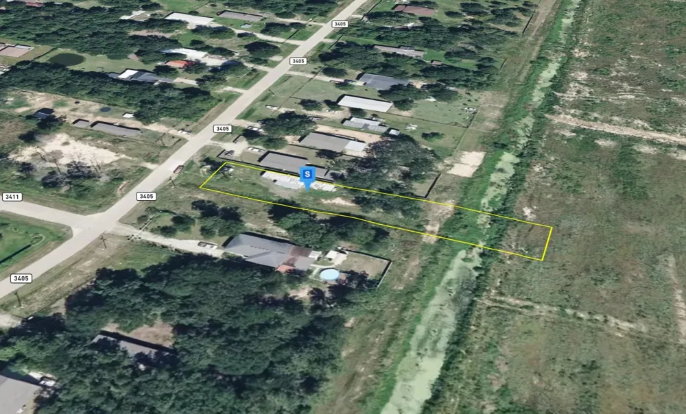 1688 County Road 3405 Cleveland, TX 77327