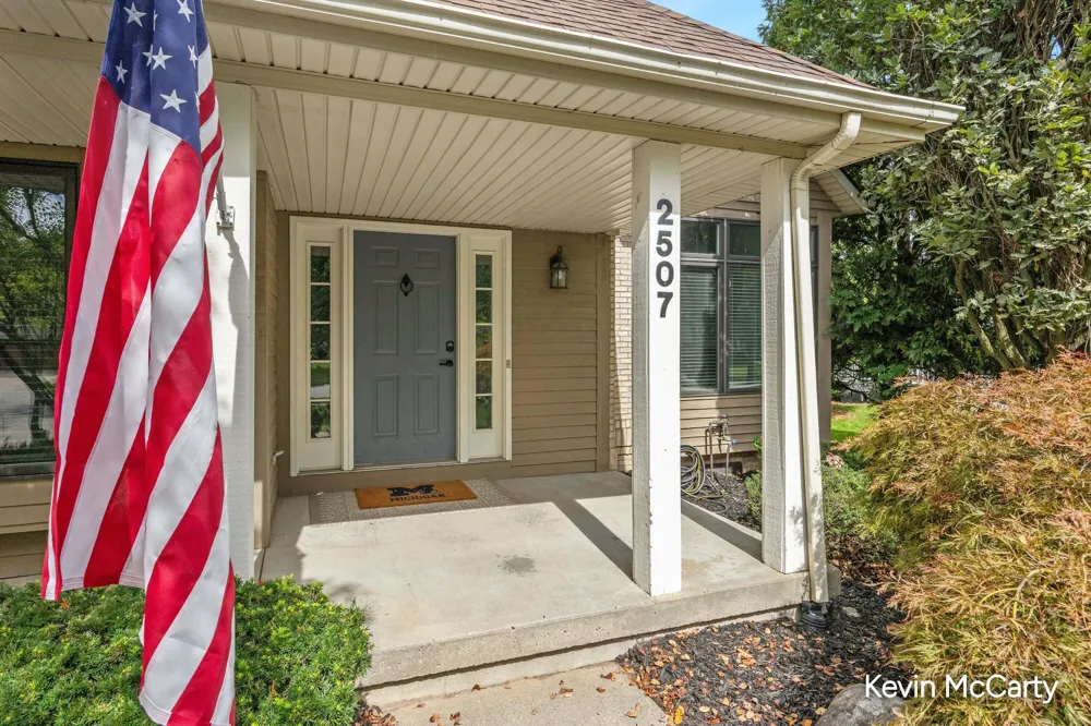 2507 Ridgecroft Avenue SE Grand Rapids, MI 49546