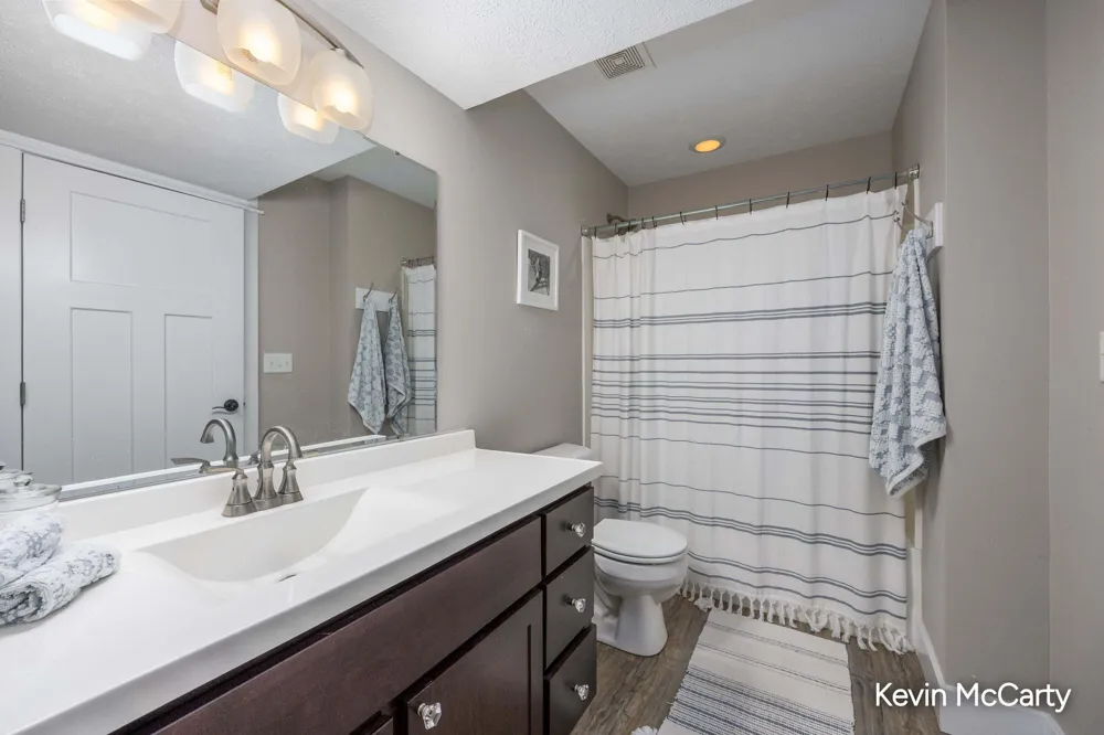 2507 Ridgecroft Avenue SE Grand Rapids, MI 49546