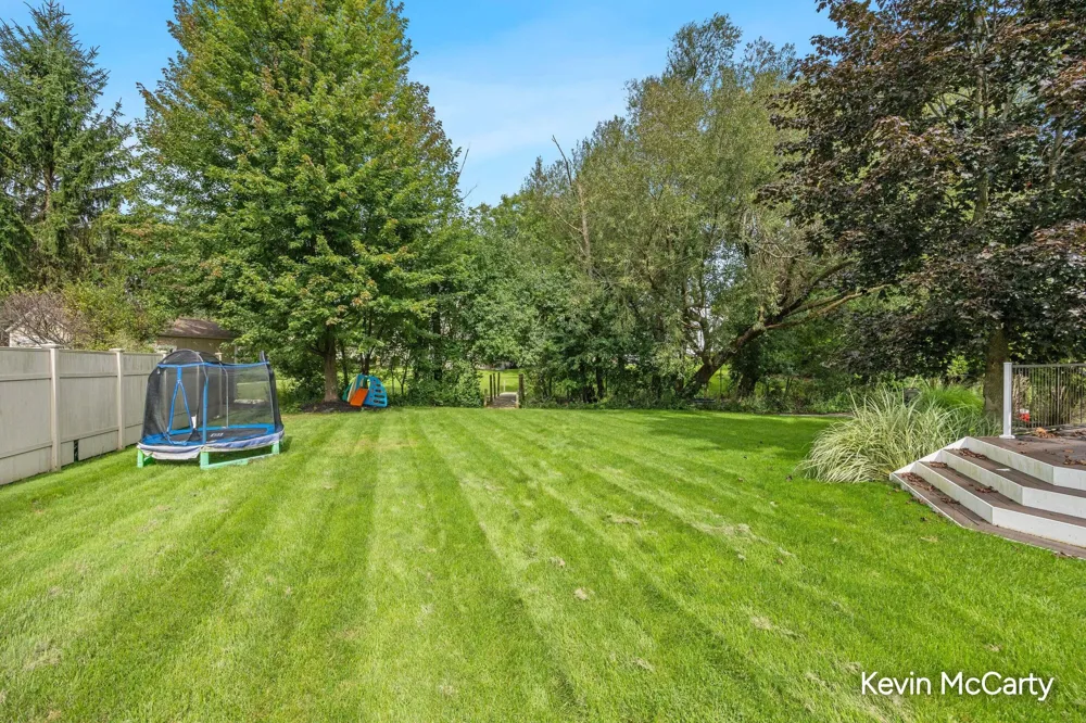 2507 Ridgecroft Avenue SE Grand Rapids, MI 49546