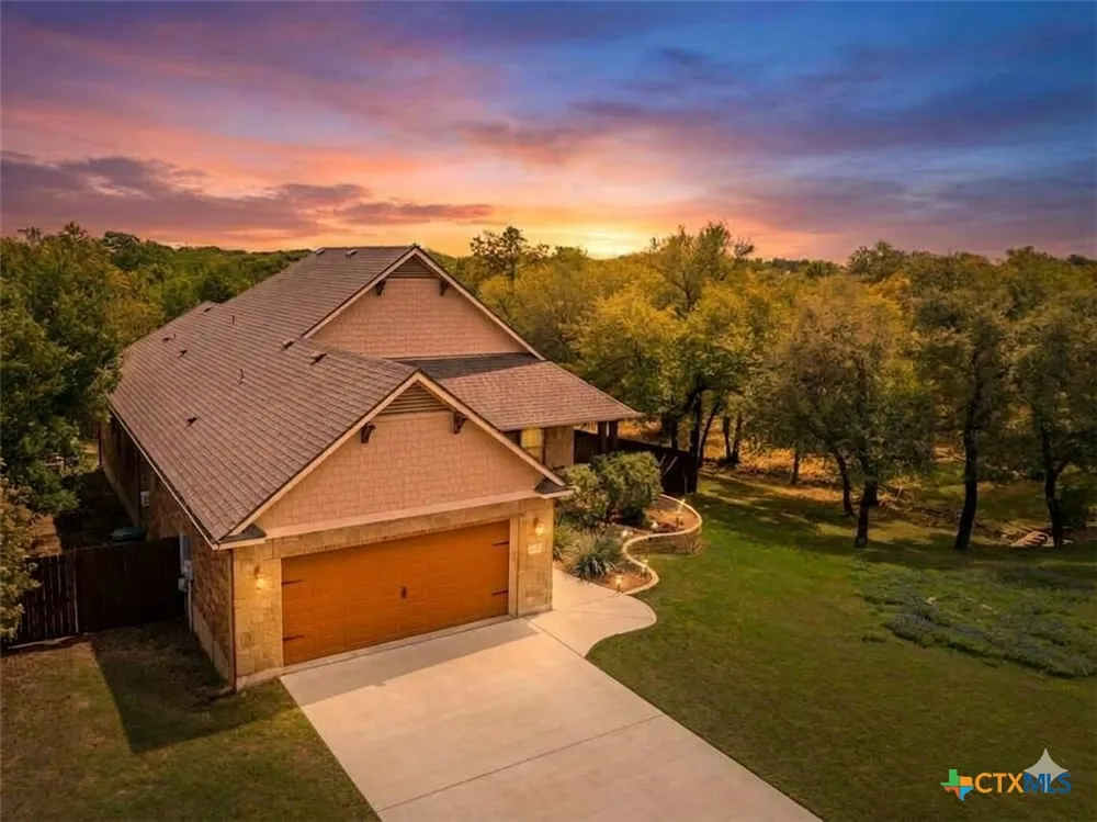 2402 Twin Ridge Court Belton, TX 76513