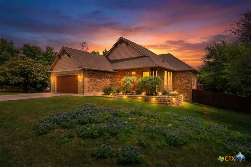 2402 Twin Ridge Court Belton, TX 76513