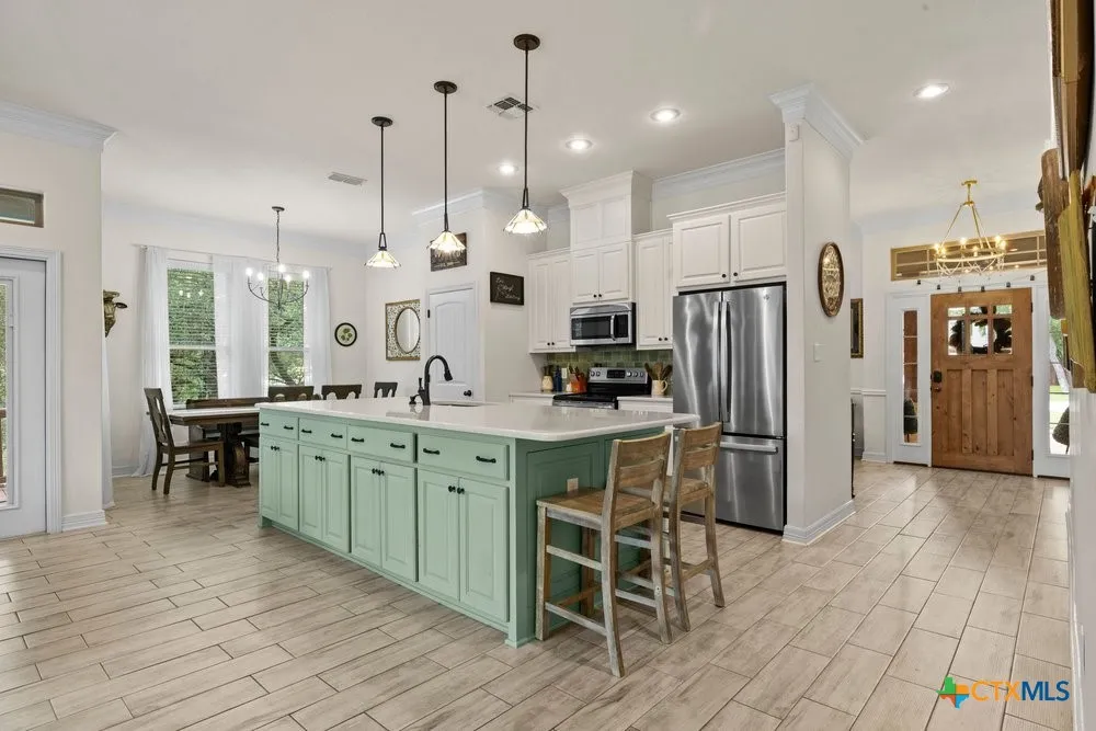 2402 Twin Ridge Court Belton, TX 76513