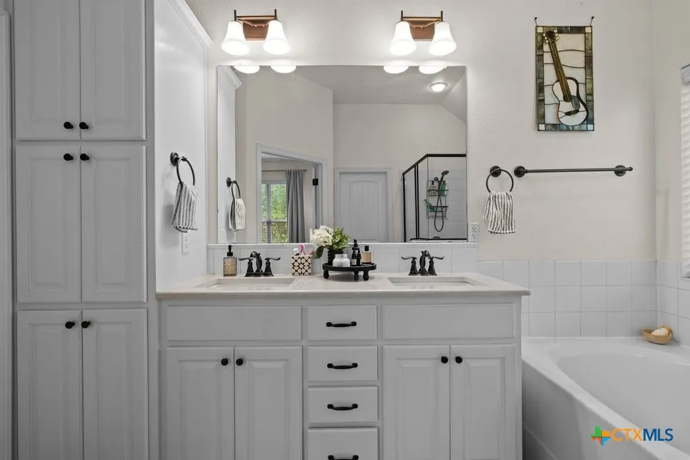2402 Twin Ridge Court Belton, TX 76513