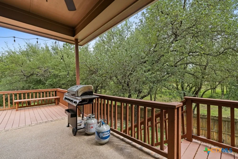 2402 Twin Ridge Court Belton, TX 76513
