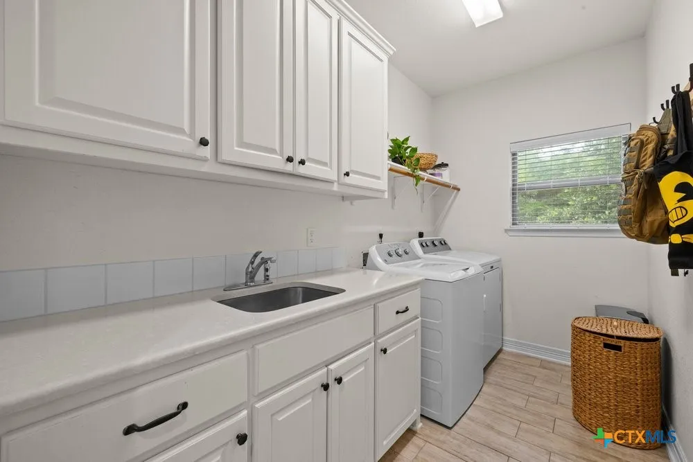 2402 Twin Ridge Court Belton, TX 76513