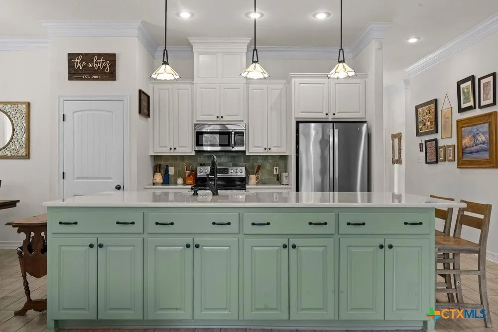2402 Twin Ridge Court Belton, TX 76513