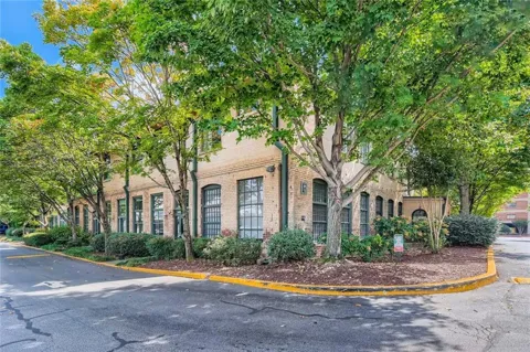 170 Boulevard SE #F101