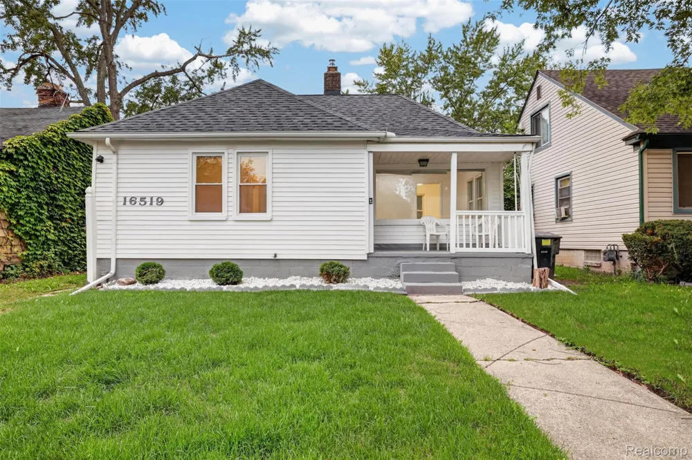 16519 Stahelin Avenue Detroit City, MI 48219